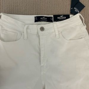 White Hollister high rise skinny jeans. New with tags